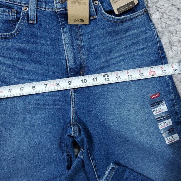 Levi's High Waisted Mom Jeans Tapered Stretch Size 25 x 29 Medium Wash Blue - Picture 11 of 12